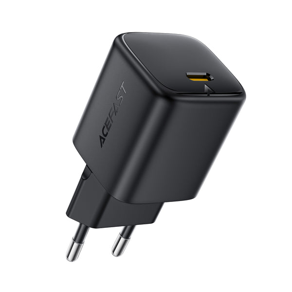 A134 PD67W mini fast charger