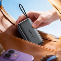 M32-10000 PD35W fast charging power bank with telescopic cable (CCC)